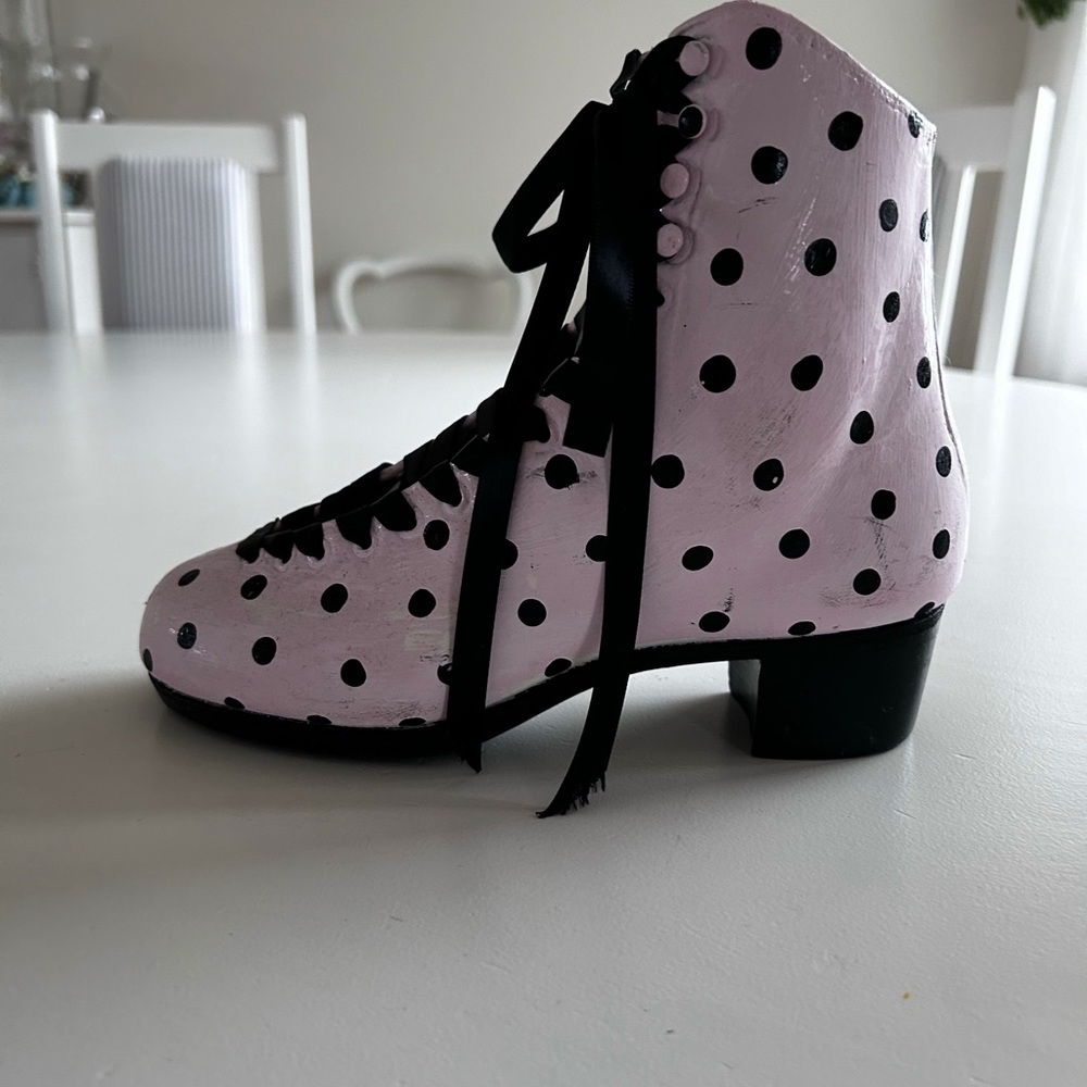 Hand painted skates (knebli)